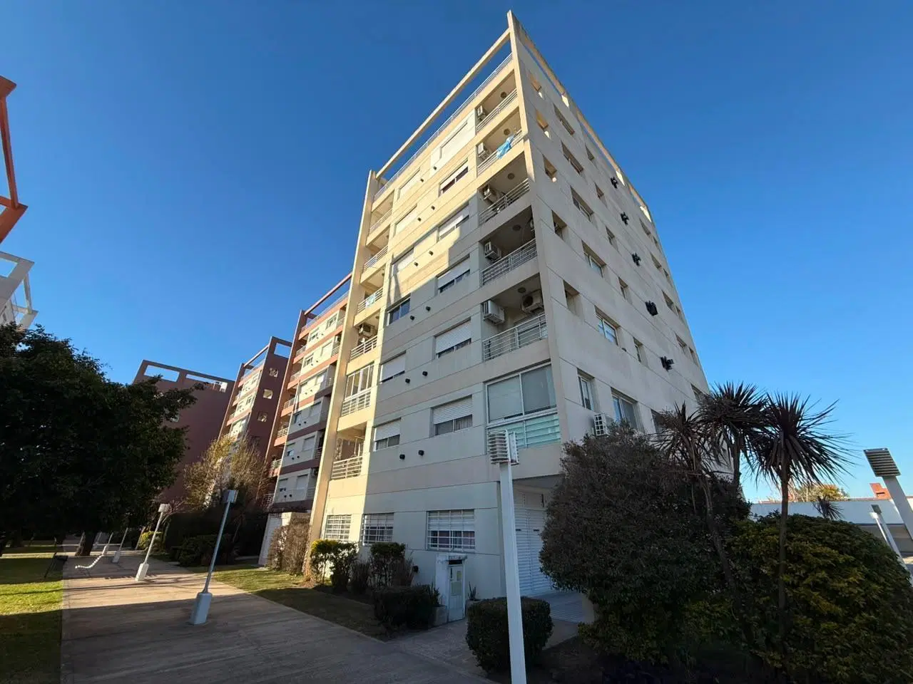 ALQUILER DEPARTAMENTO 2 AMBIENTES CON AMENITIES Y COCHERA EN WILDE CENTRO 5
