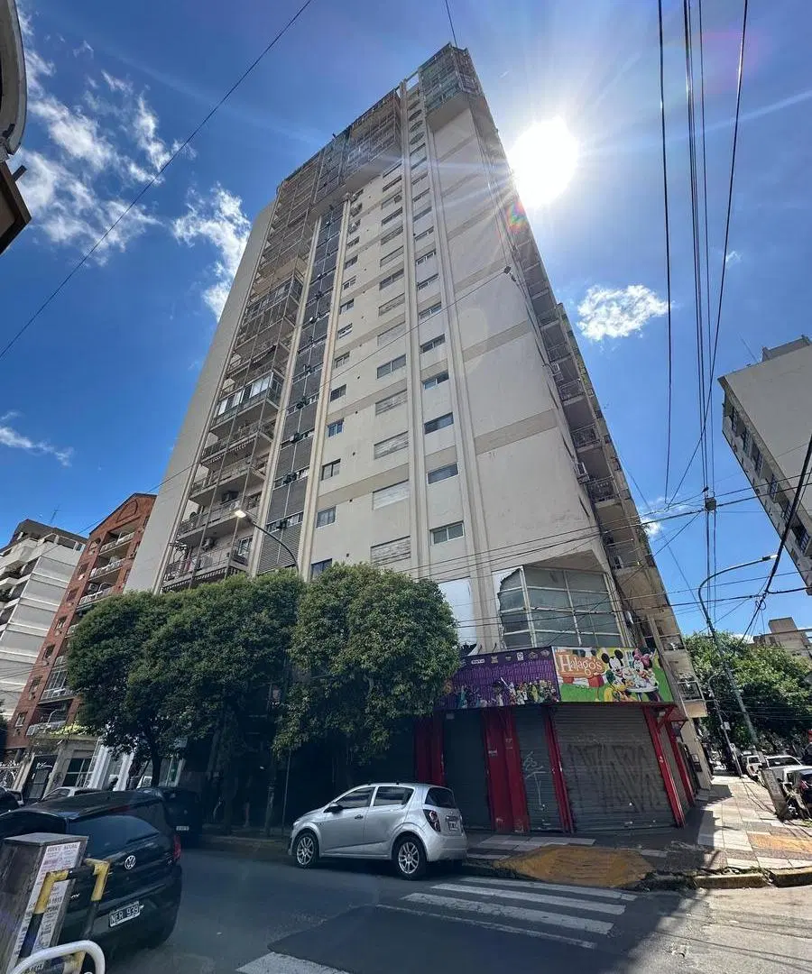 VENTA DEPARTAMENTO 3 AMBIENTES CON COCHERA Y DEPENDENCIAS 8