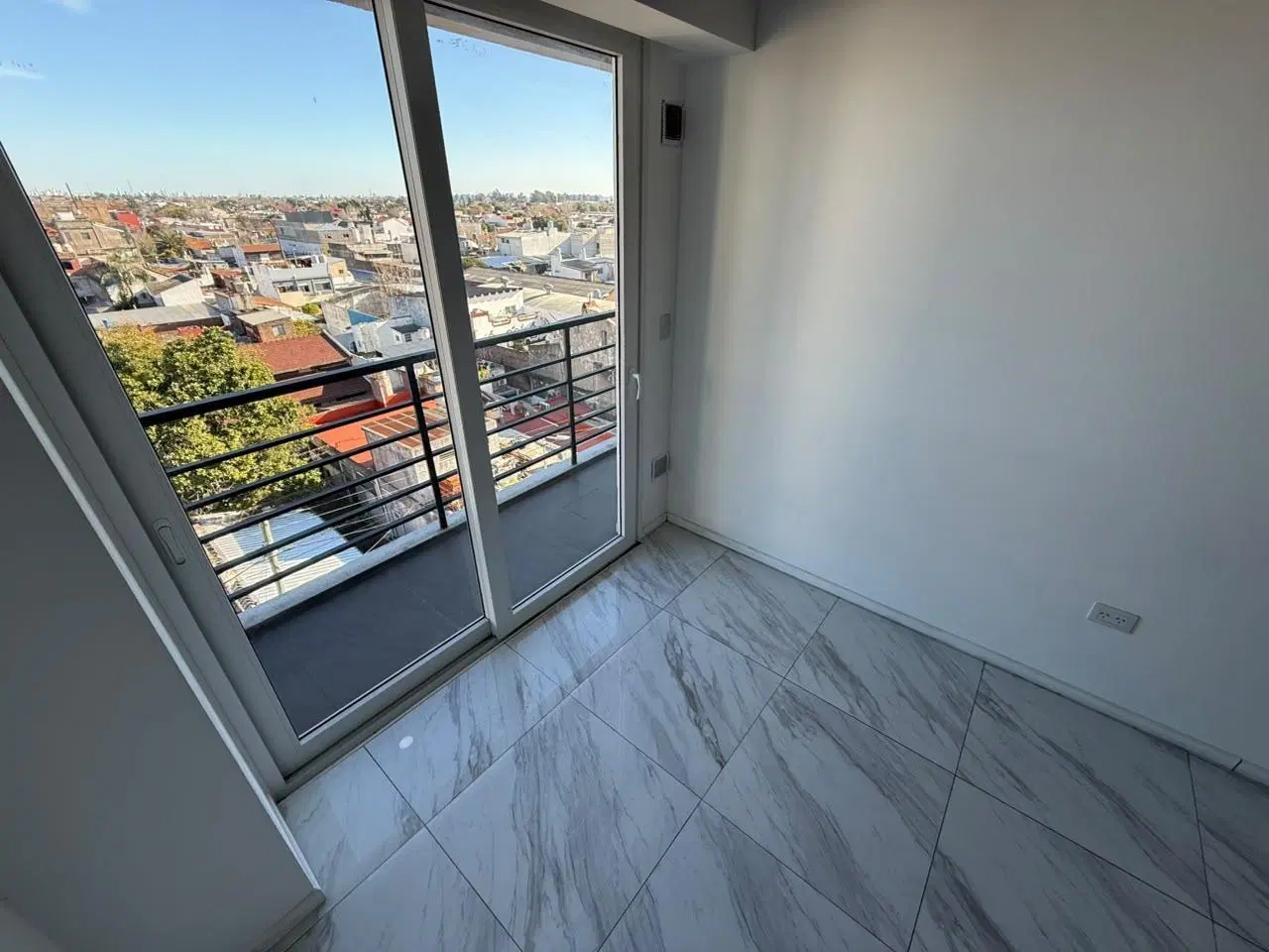 ALQUILER DEPARTAMENTO 2 AMBIENTES CON PILETA EN WILDE 8