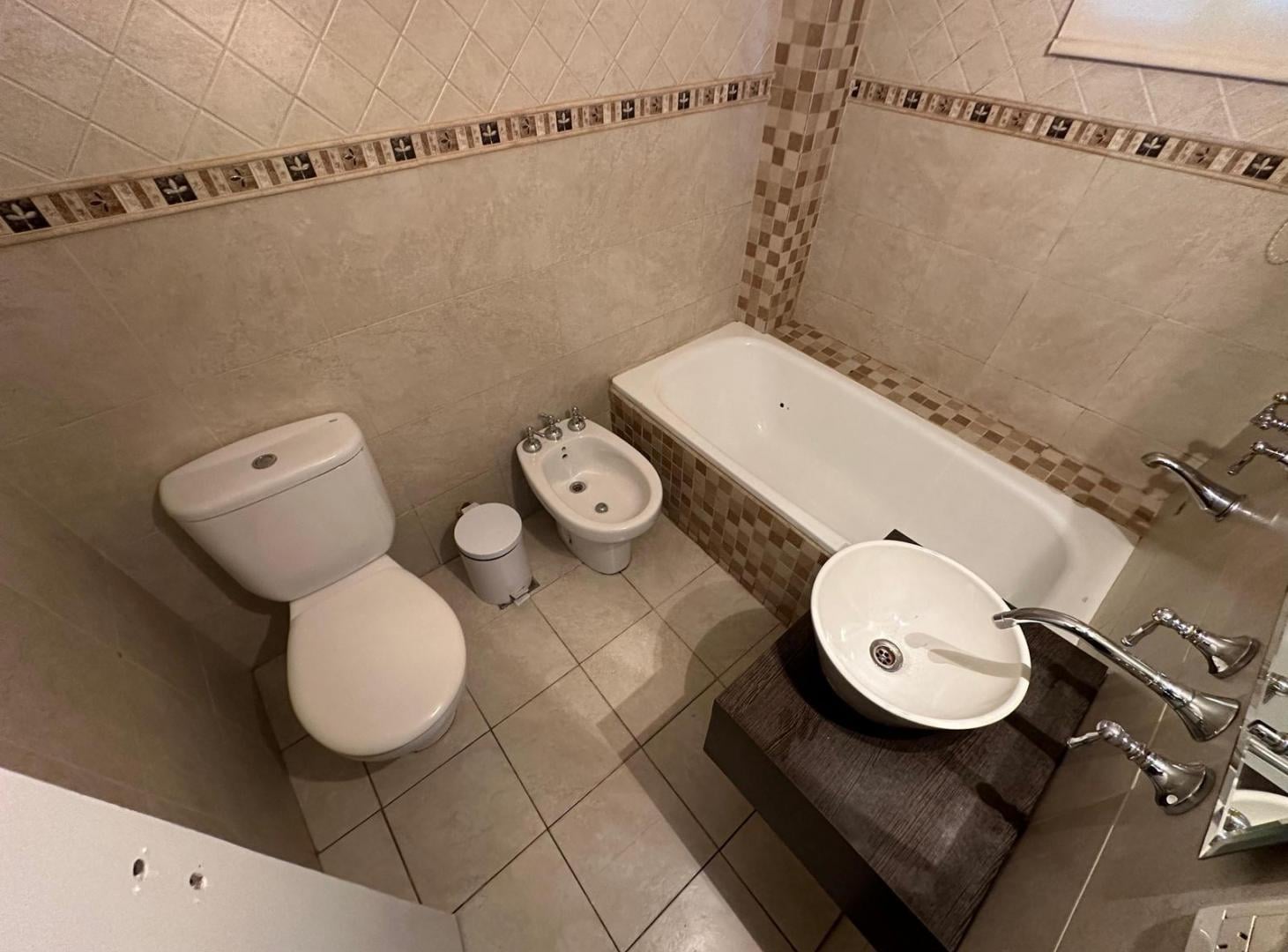 Foto de ALQUILER DEPARTAMENTO 2 AMBIENTES TIPO LOFT EN QUILMES CON COCHERA Y SIN EXPENSAS, imagen 1