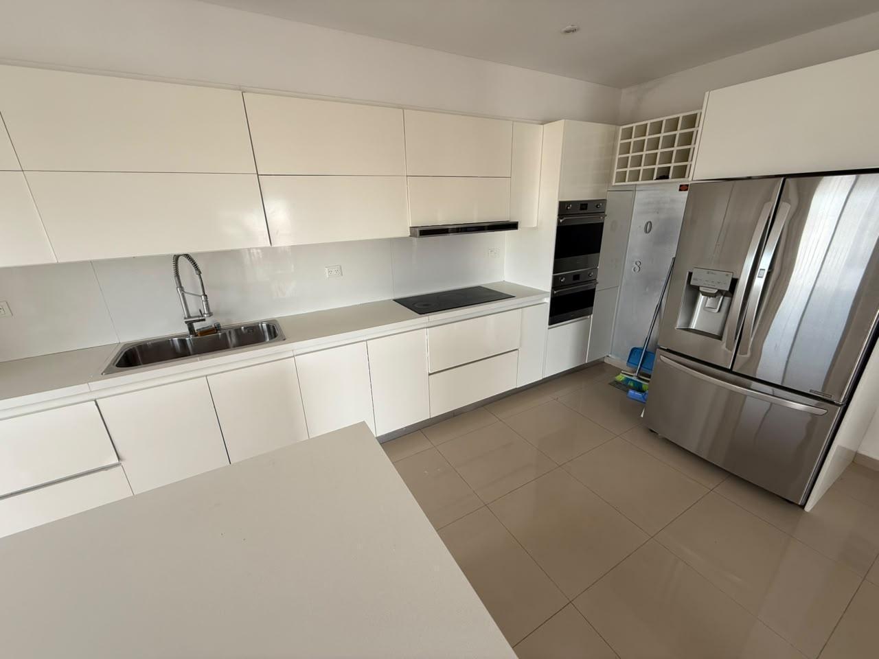 Foto de ALQUILER DEPARTAMENTO 4 AMBIENTES CON 2 COCHERAS Y AMENITIES PISO 14 EN, imagen 4