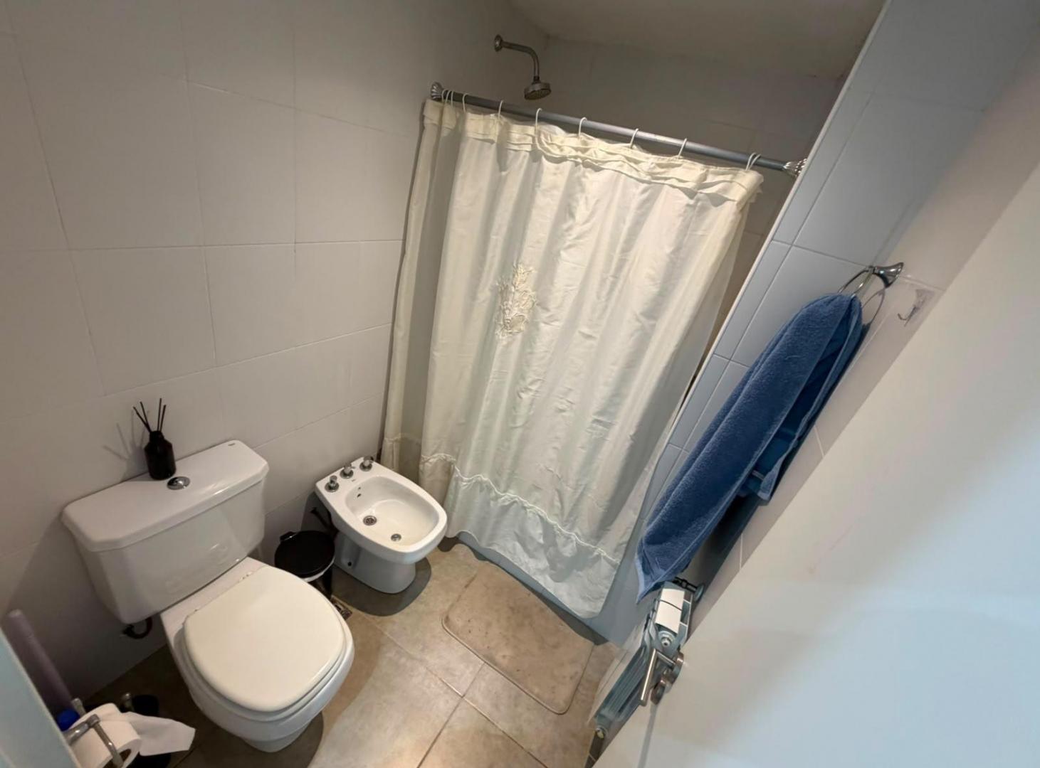 Foto de Venta de departamento 3 ambientes con cochera en La Plata, imagen 3