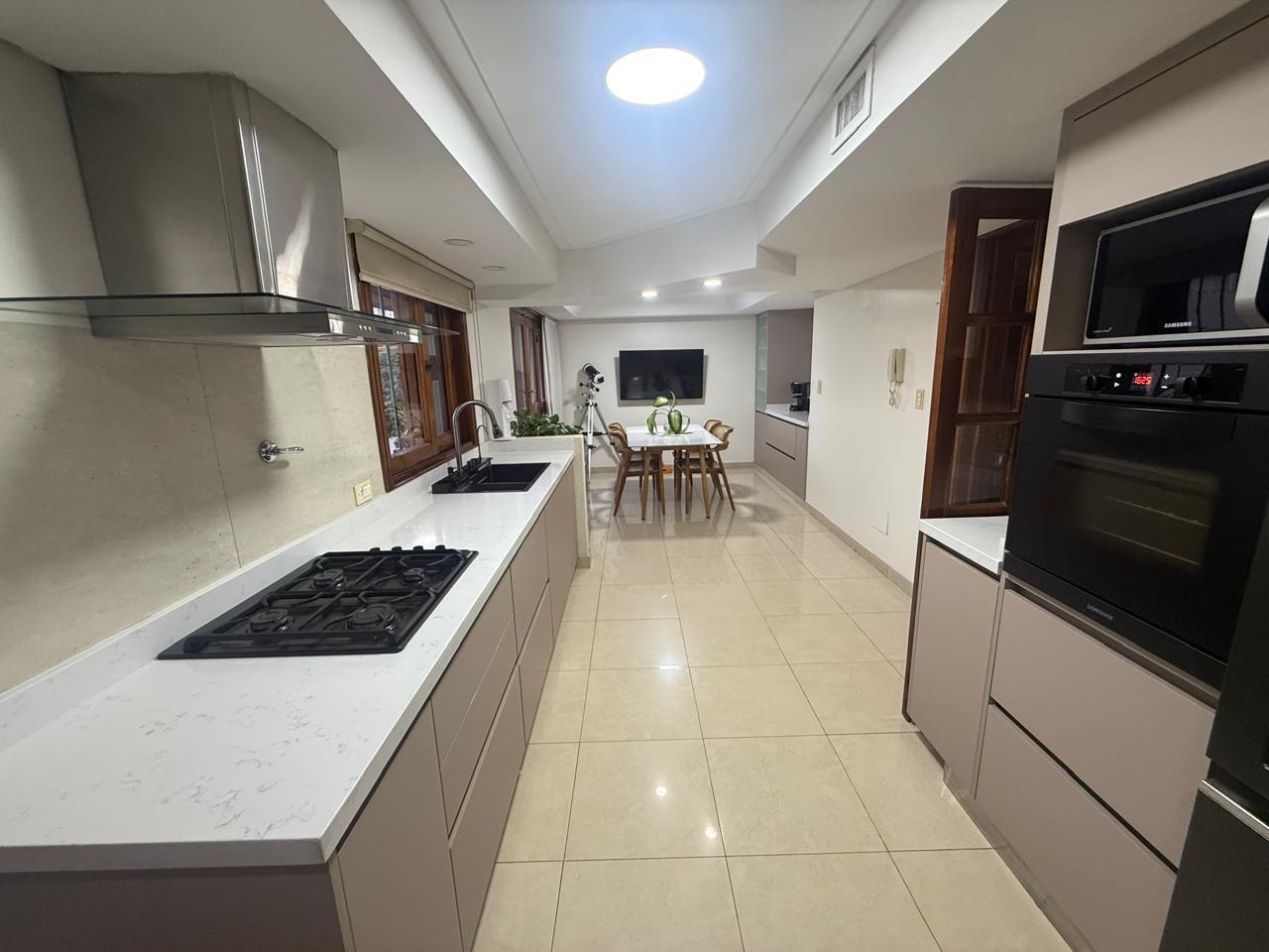 Foto de VENTA DE CASA 4 AMBIENTES CON PILETA, QUINCHO Y PARRILLA. QUILMES CENTRO, imagen 5