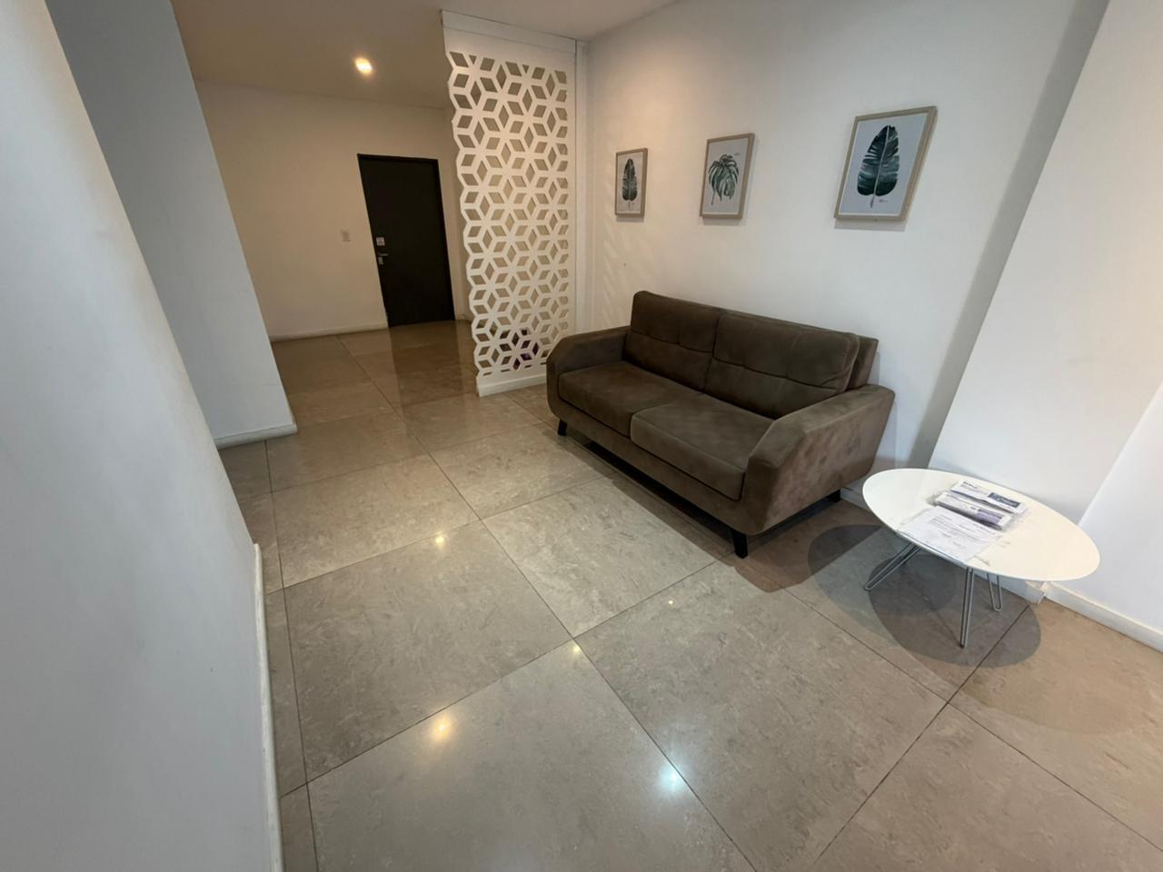 Foto de VENTA DEPARTAMENTO 2 AMBIENTES CON COCHERA. APTO CREDITO. QUILMES CENTRO, imagen 1