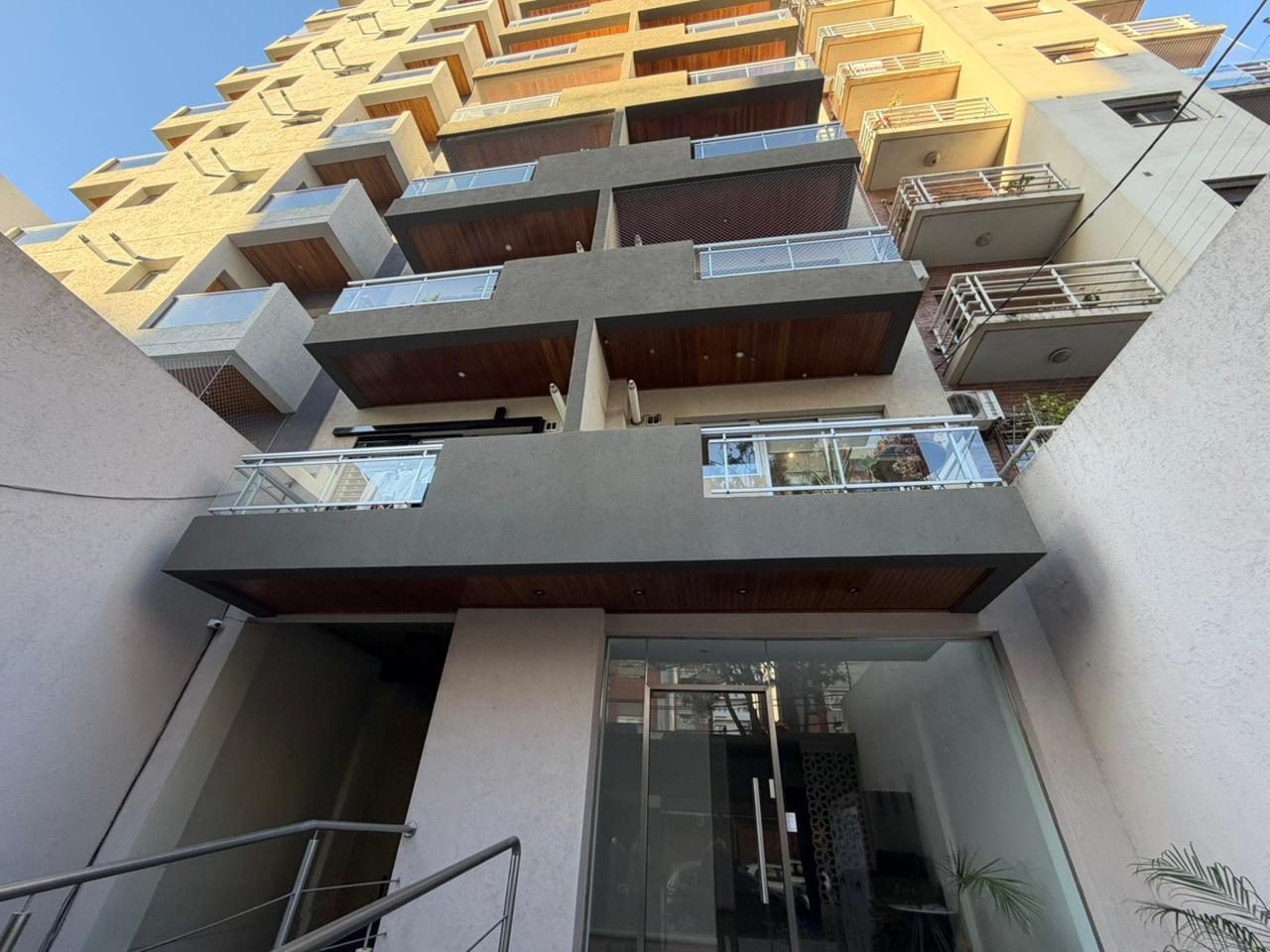 Foto de VENTA DEPARTAMENTO 2 AMBIENTES CON COCHERA. APTO CREDITO. QUILMES CENTRO, imagen 3