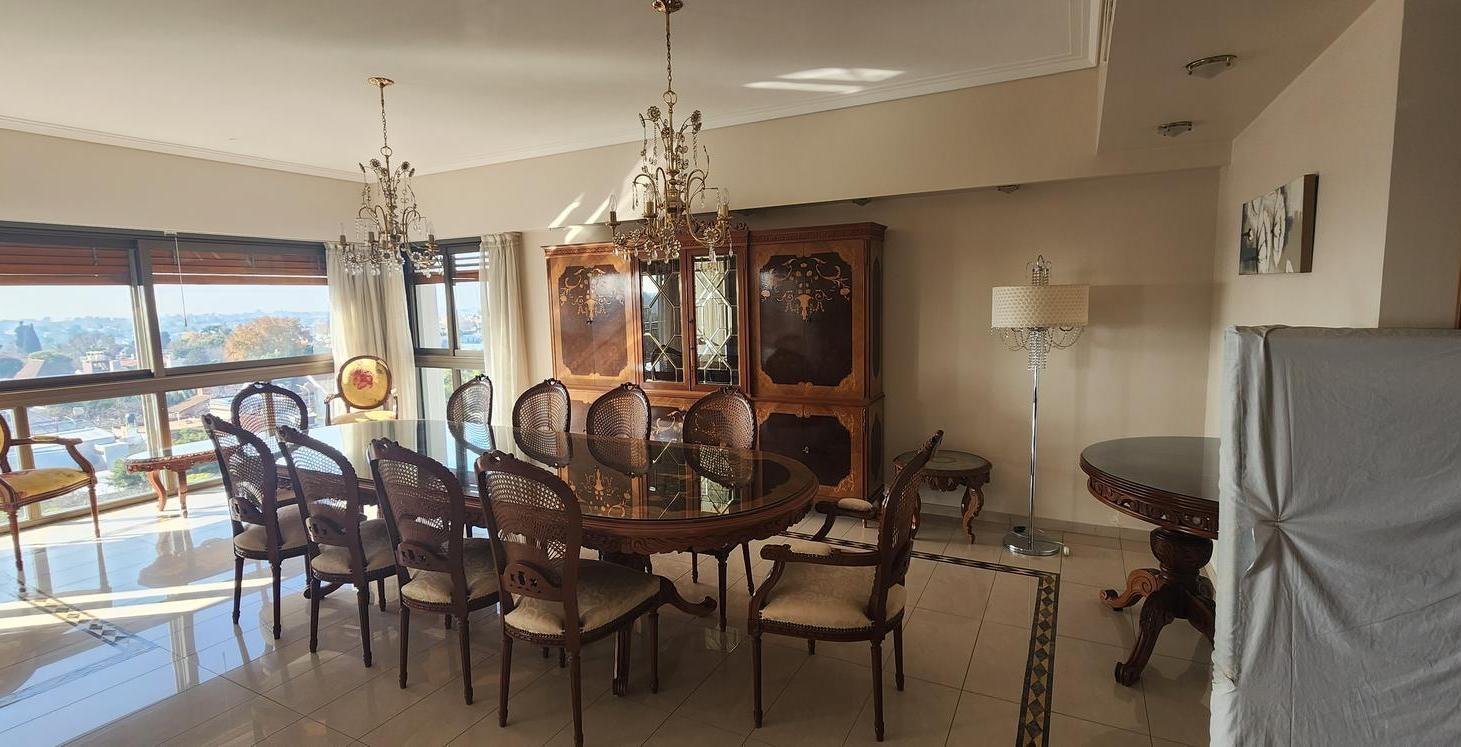 Foto de VENTA DE SEMIPISO 5 AMBIENTES CON 2 COCHERAS Y BAULERA-QUILMES CENTRO, imagen 3