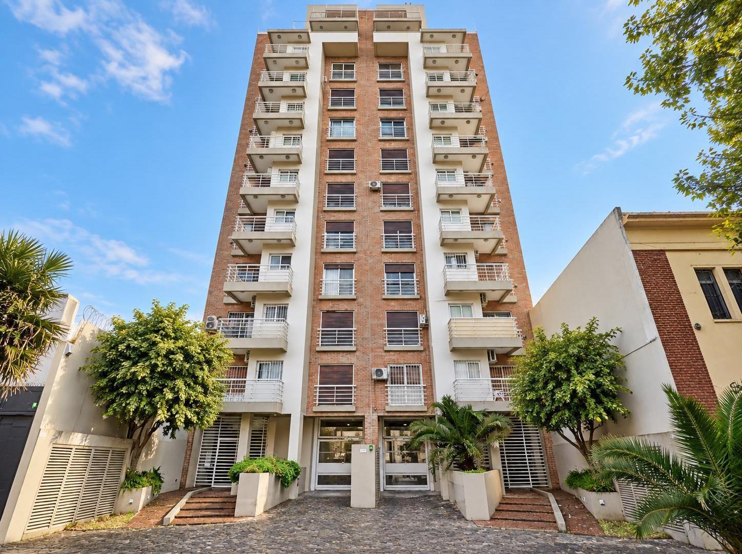 Foto de VENTA DÚPLEX 3 AMBIENTES (ZONA CONESA) – AMPLIOS BALCONES, ALTURA Y, imagen 1