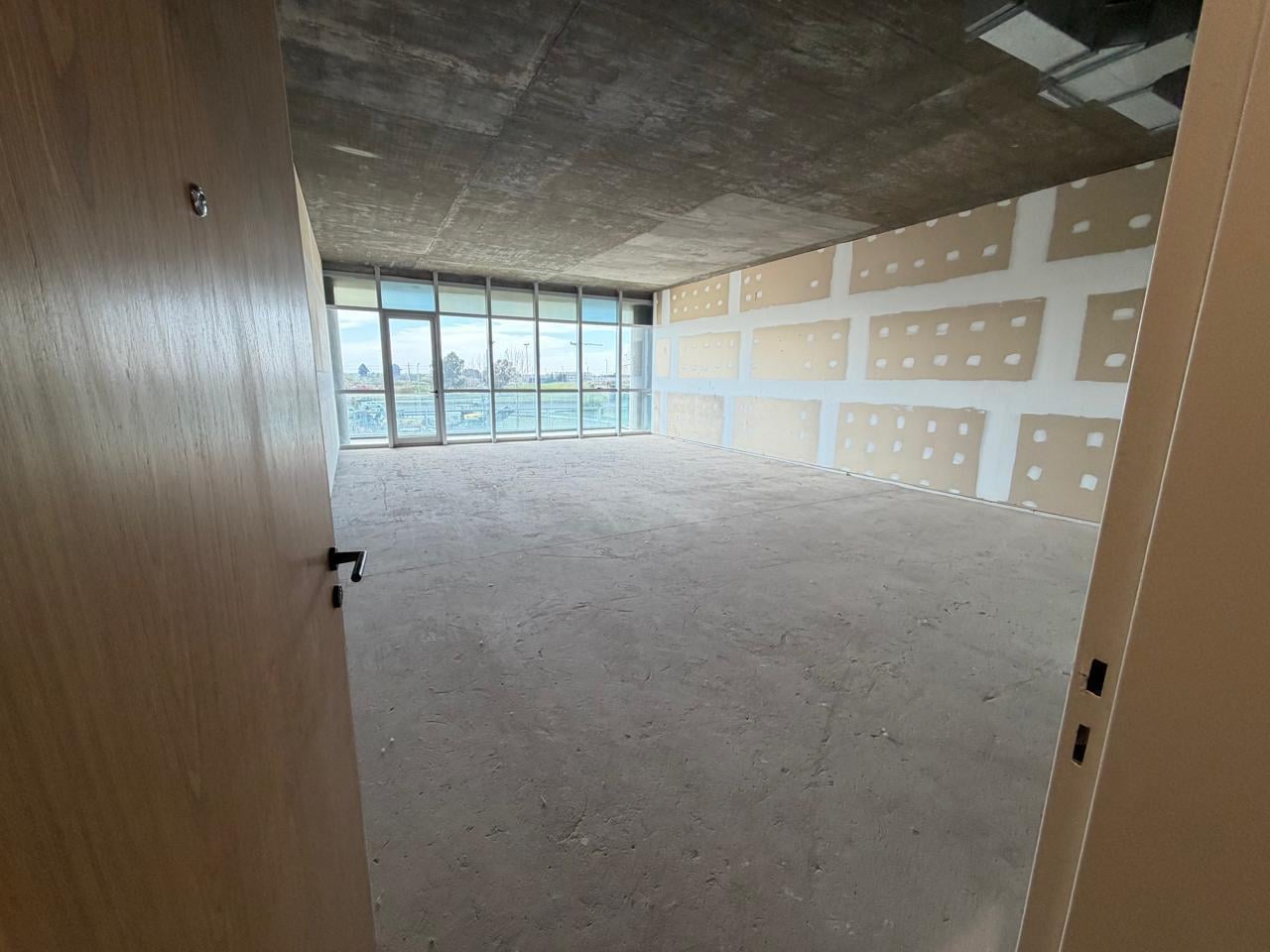 Foto de ALQUILER OFICINA POLO HUDSON 77M2 CON BALCON, imagen 4