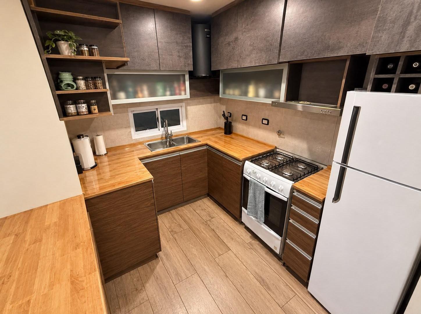 Foto de VENTA DEPARTAMENTO 2 AMBIENTES RECICLADO EN BERNAL CENTRO APTO CRÉDITO, imagen 5