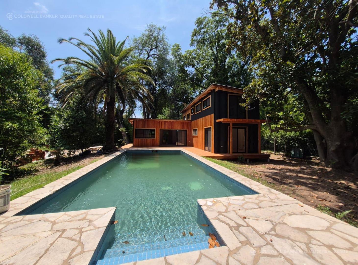 Alucinante casa a estrenar con gran piscina y jardín nativo