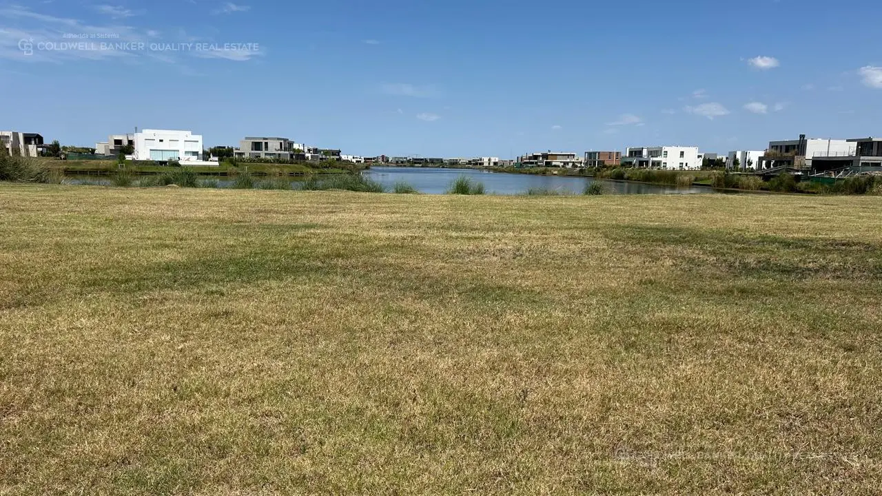 Venta de Lote en Riberas Puertos del Lago 8