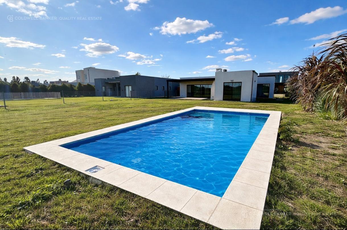 Venta de Casa en San Sebastián | 4 ambientes | Pileta | Parrilla | Apto Crédito