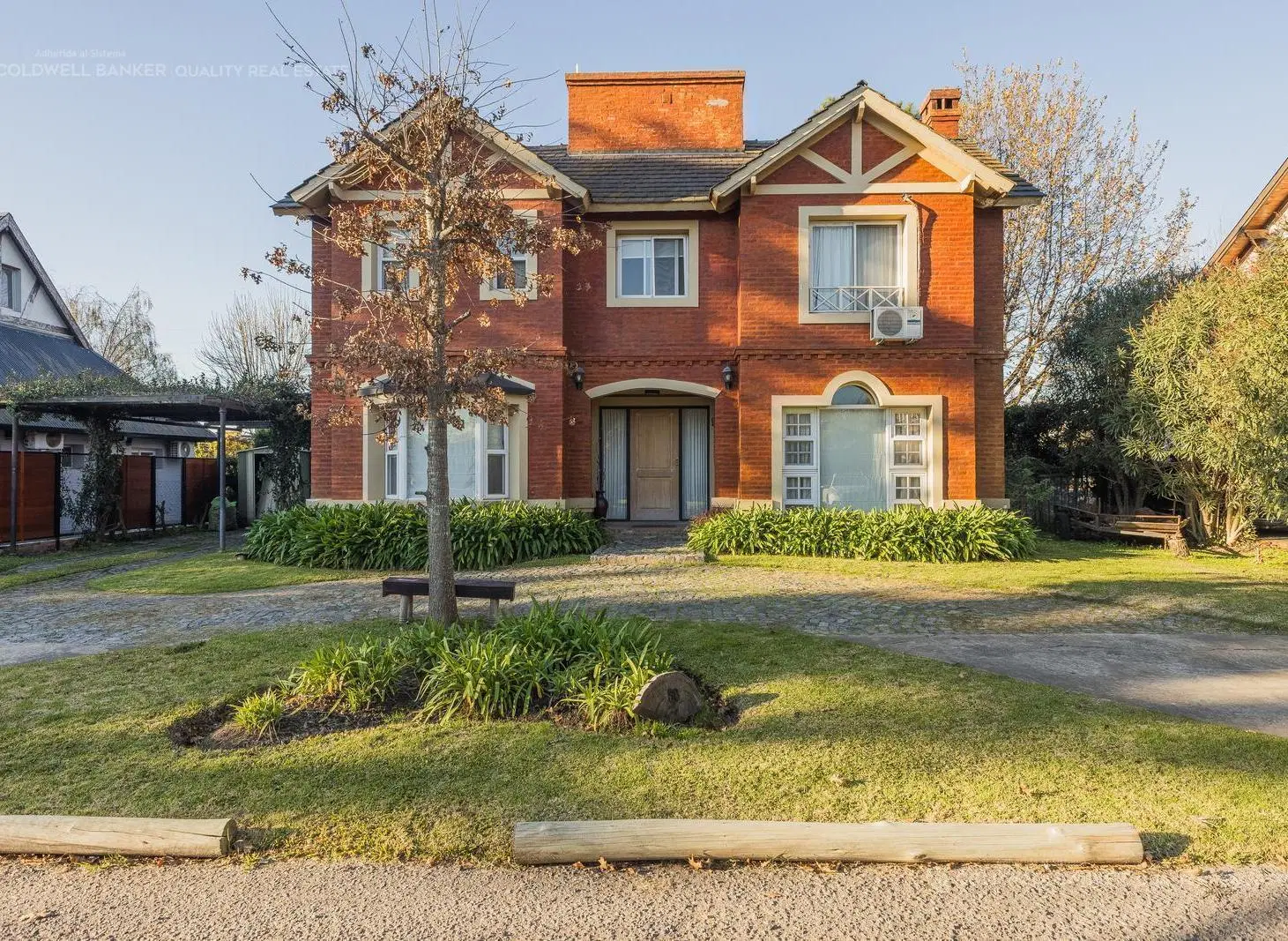 CASA | 5 AMBIENTES | JARDÍN Y PISCINA | GALERÍA | COCHERA | PILAR 2