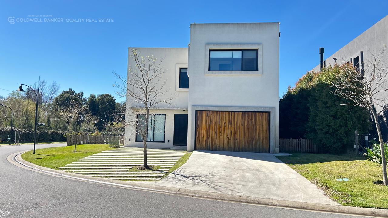 Foto de CASA | 7 AMBIENTES | SALIDA AL RÍO | AMARRA PROPIA | PISCINA | EL YACHT, imagen 1