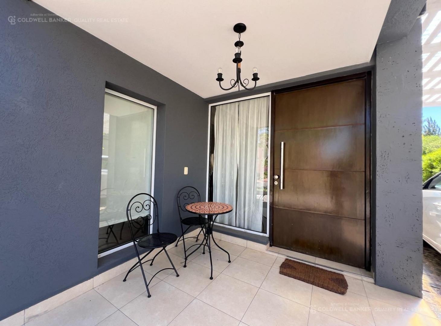 Foto de Alquiler temporal – Casa con pileta, galería y jardín en Santa Clara, imagen 3