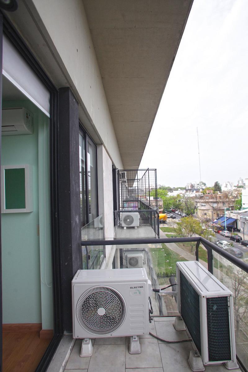 Triplex de 4 Dorm. con Dependecia, Terraza, 2 Cochera, Vigilancia y Amenities 5
