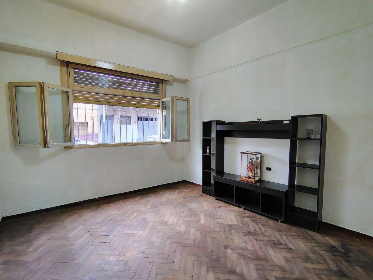 Foto de OPORTUNIDAD EN ALMAGRO! MONOAMBIENTE AL FRENTE CON PEQUEÑA TERRAZA, imagen 1