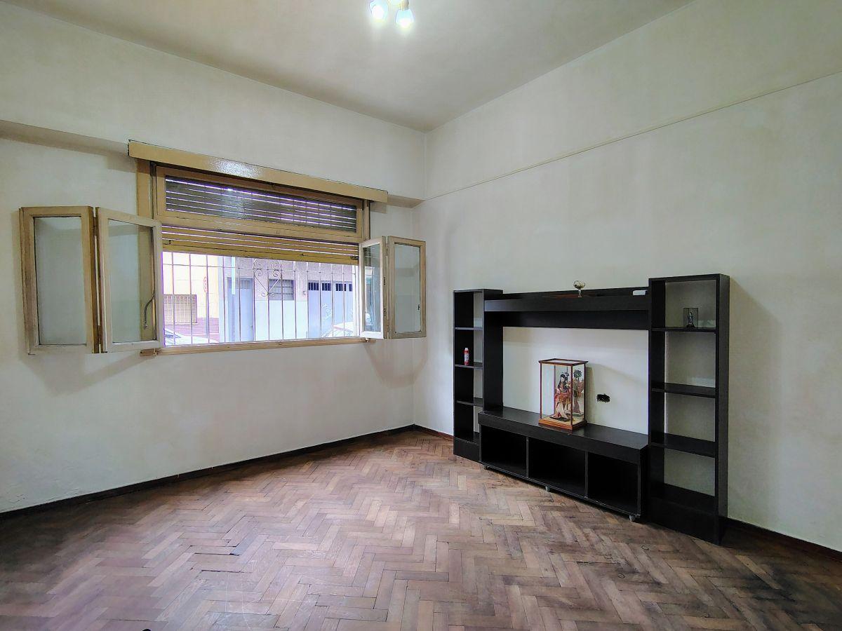 Foto de OPORTUNIDAD EN ALMAGRO! MONOAMBIENTE AL FRENTE CON PEQUEÑA TERRAZA, imagen 2