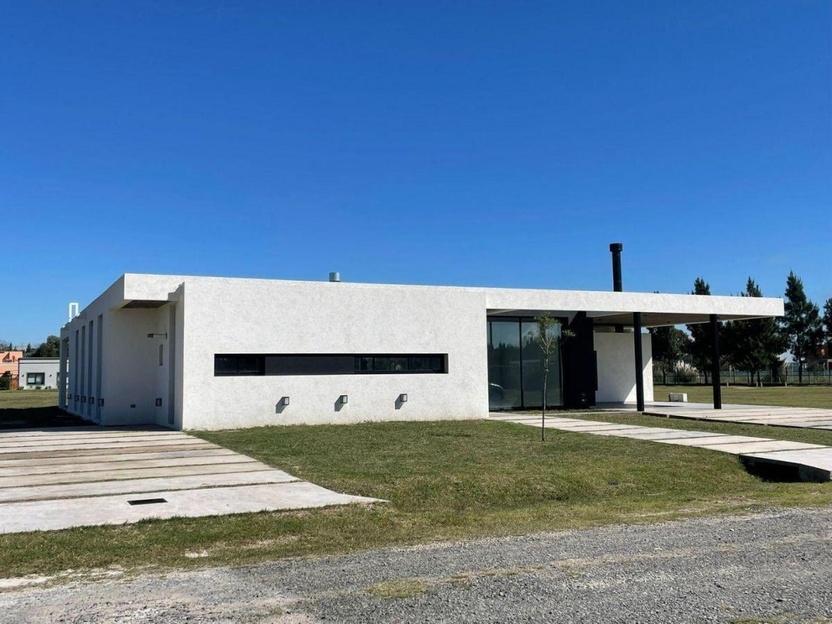 Foto de VENTA - CASA 4 AMBIENTES C/COCHERA - SAN VICENTE, imagen 2