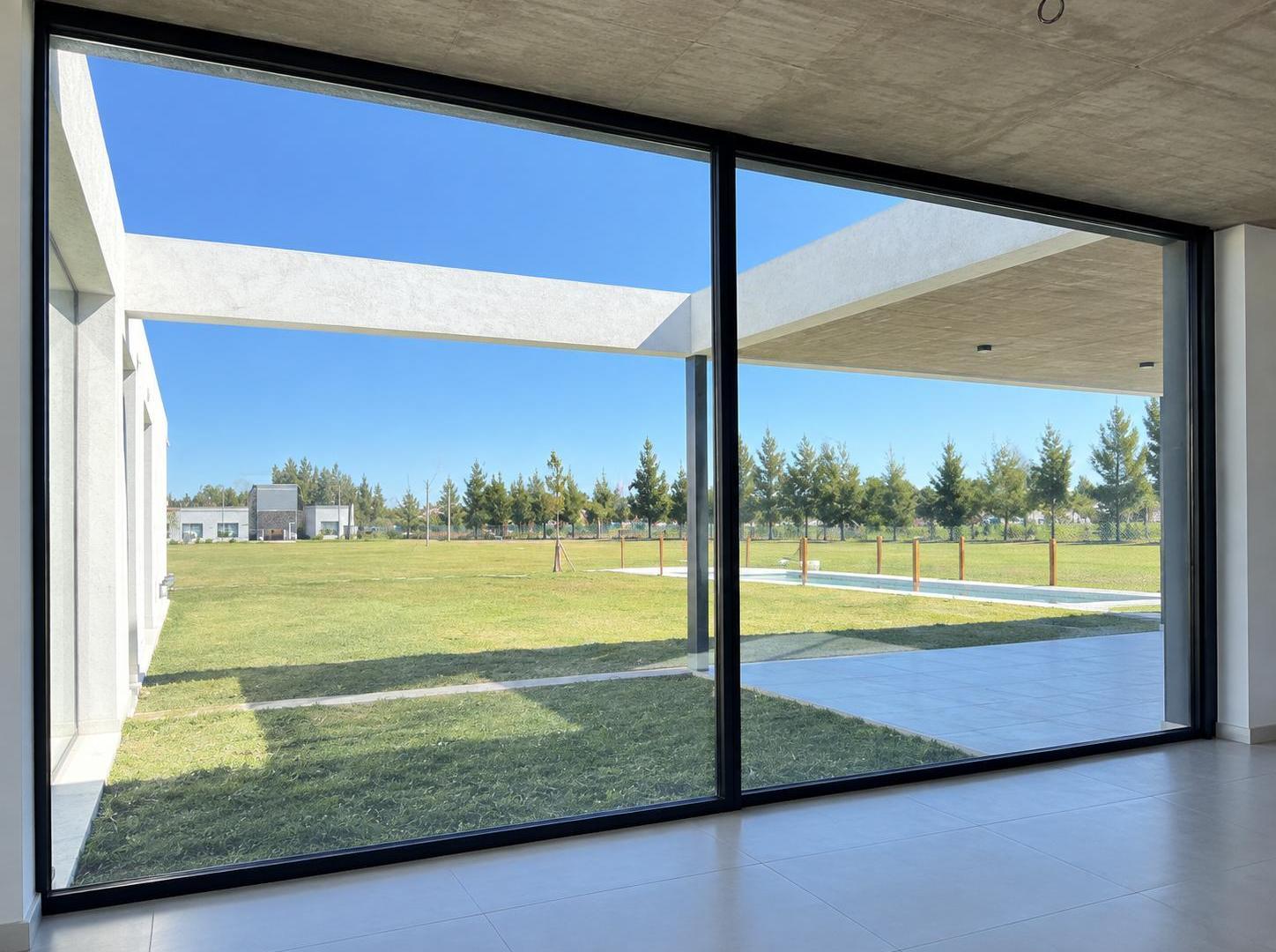 Foto de VENTA - CASA 4 AMBIENTES C/COCHERA - SAN VICENTE, imagen 3