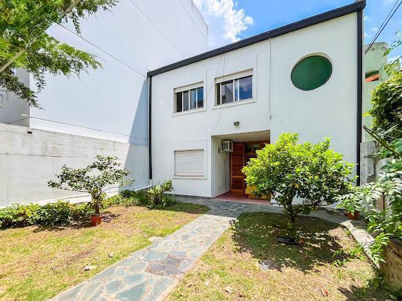Foto de Casa en venta La plata. 5 amb quincho y jardin, imagen 5