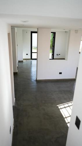 Foto de ALQUILER - CASA 4 AMBIENTES C/COCHERA - Villa Elisa, imagen 2