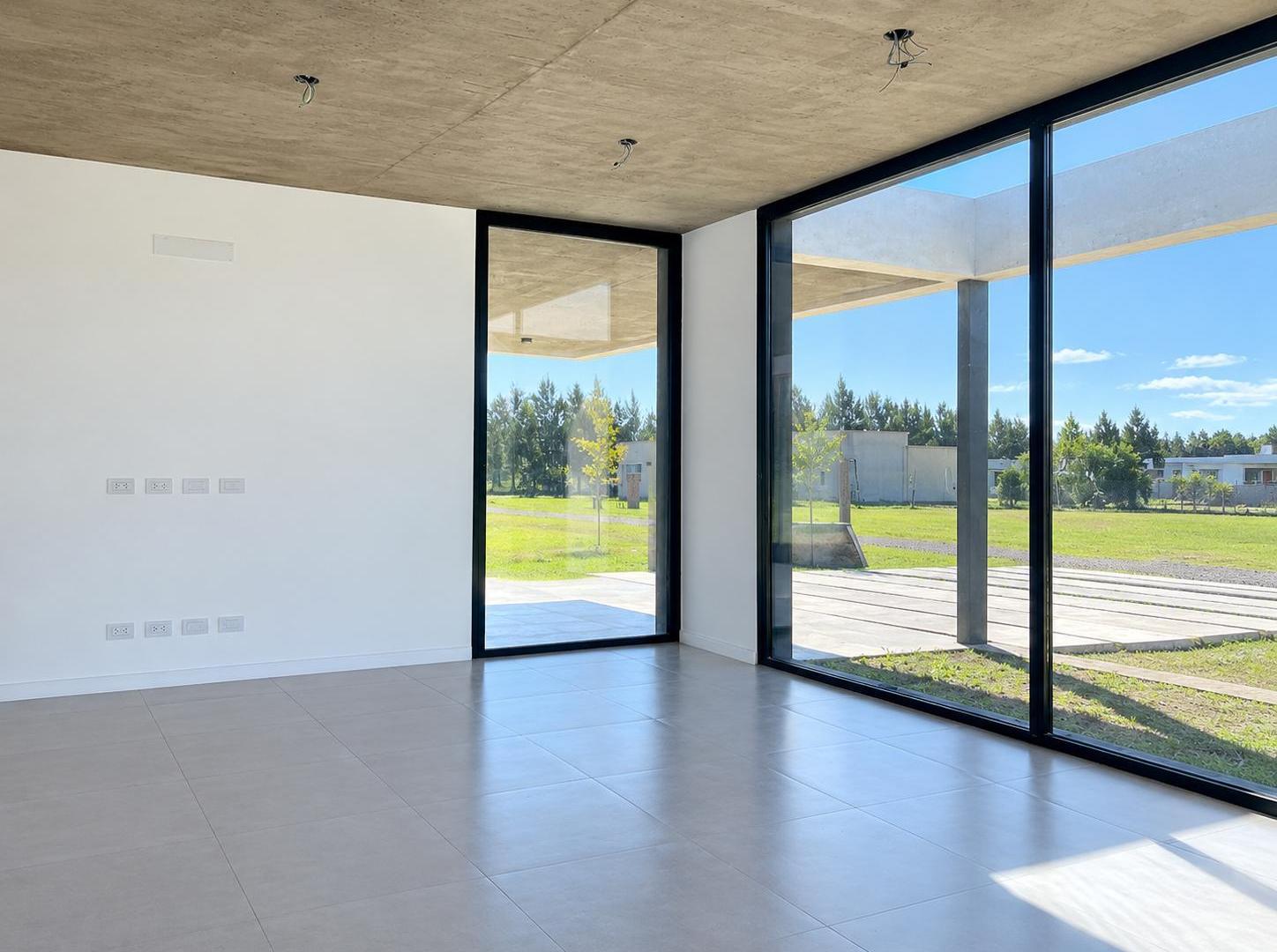 Foto de ALQUILER - CASA 4 AMBIENTES C/PILETA - SAN VICENTE, imagen 4
