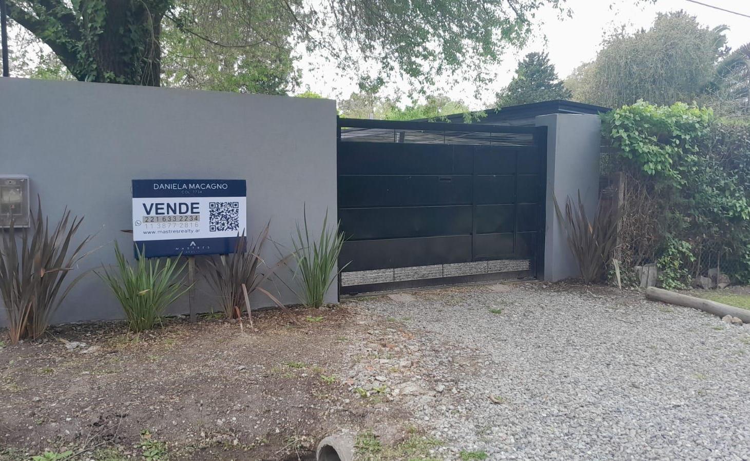 Foto de Venta - casa 2 dormitorios- Villa Elisa , La Plata., imagen 1