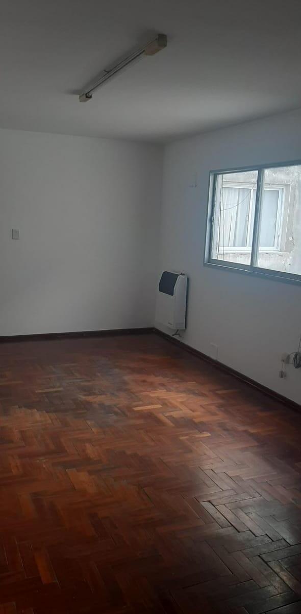 Alberdi - Vendo Departamento 2 Dorm. por Escalera 4