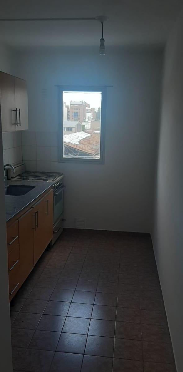 Alberdi - Vendo Departamento 2 Dorm. por Escalera 2