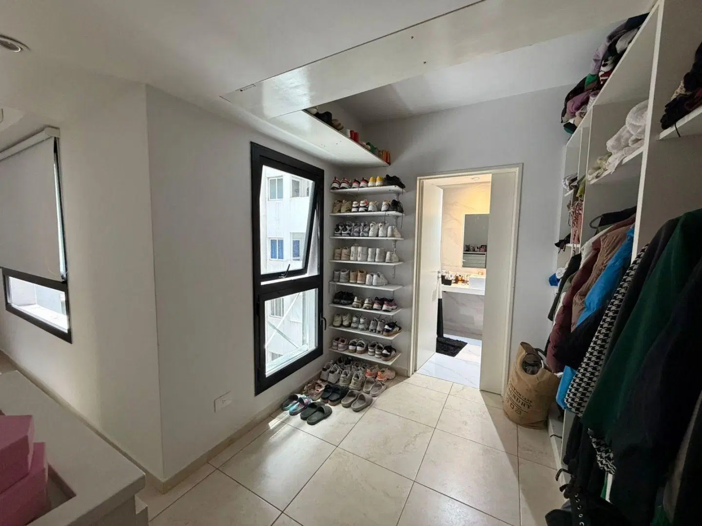 Con Vestidor y Baño en Suite 2
