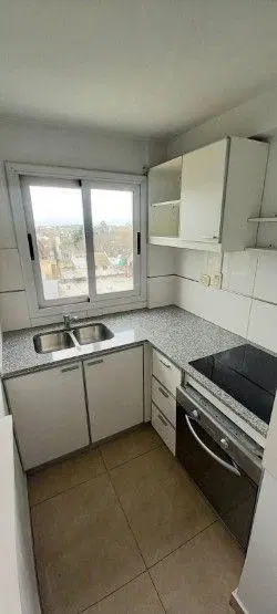 HERMOSO DEPTO DE 2 AMBIENTES CON AMPLIO COMEDOR, BALCON. EXCELENTE UBICACION 5