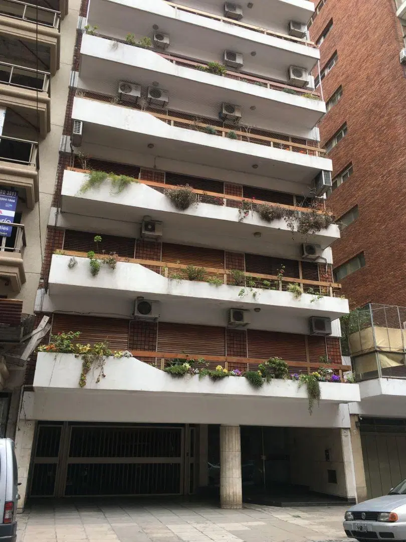 Espacioso 2 ambientes en Pleno Urquiza 1