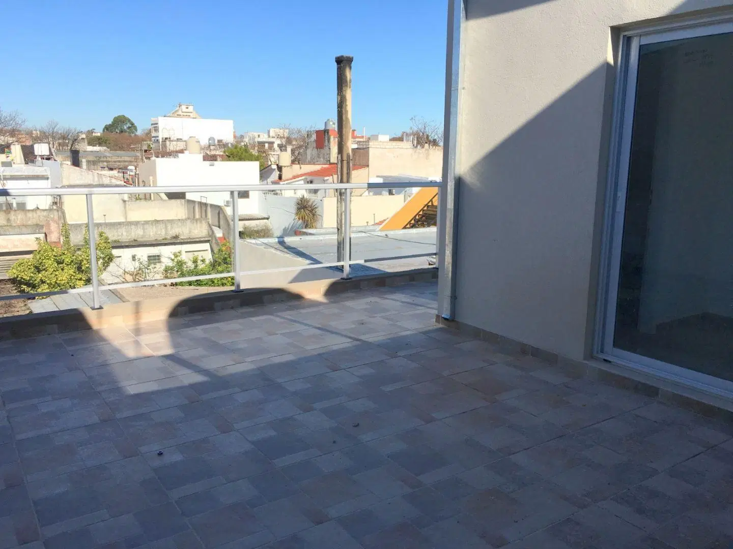 Monoambiente ideal con amplio balcón y cocina separada 4
