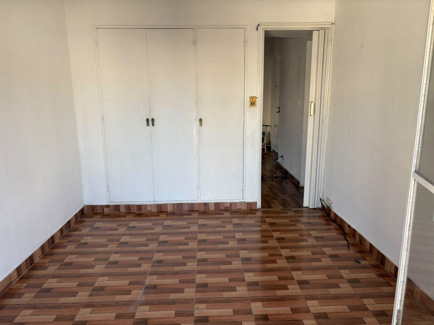 Foto de Espacioso 2 ambientes con doble balcón, imagen 4
