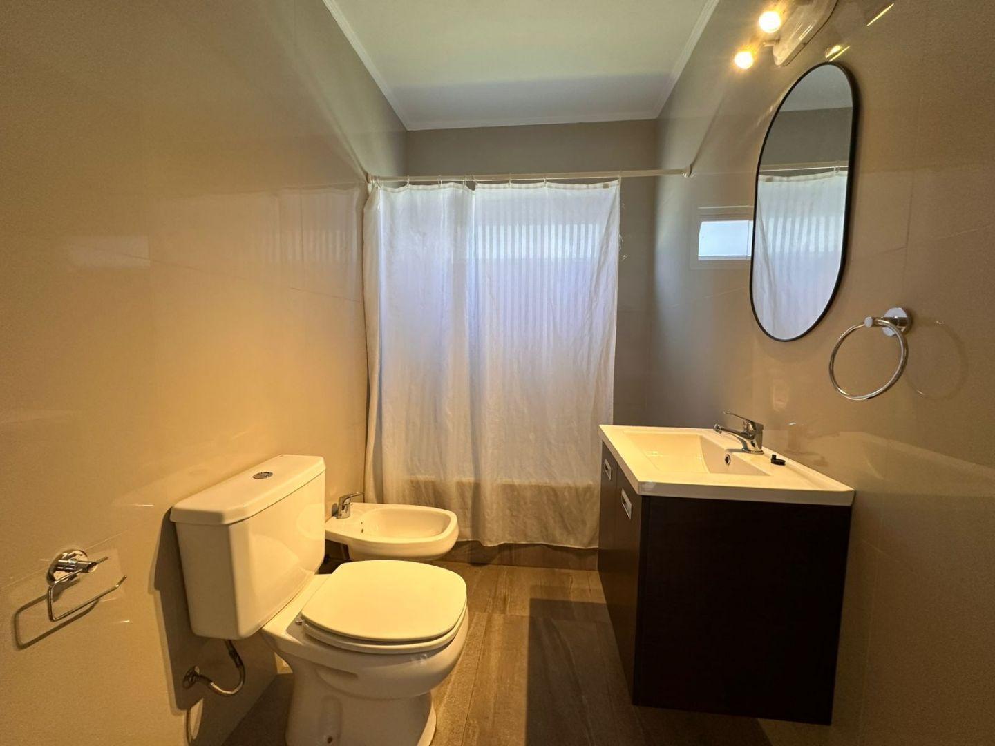 Foto de Casa 5 Ambientes en 2 Plantas sobre Lote de 700 m² - Suite, Terraza y, imagen 2