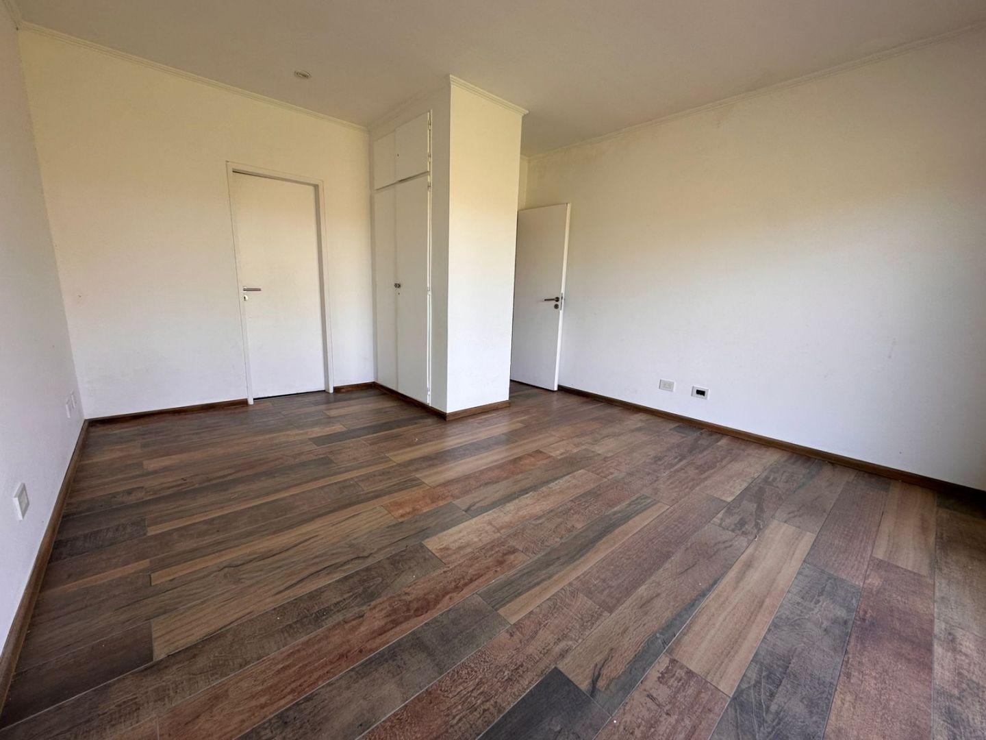 Foto de Casa 5 Ambientes en 2 Plantas sobre Lote de 700 m² - Suite, Terraza y, imagen 5