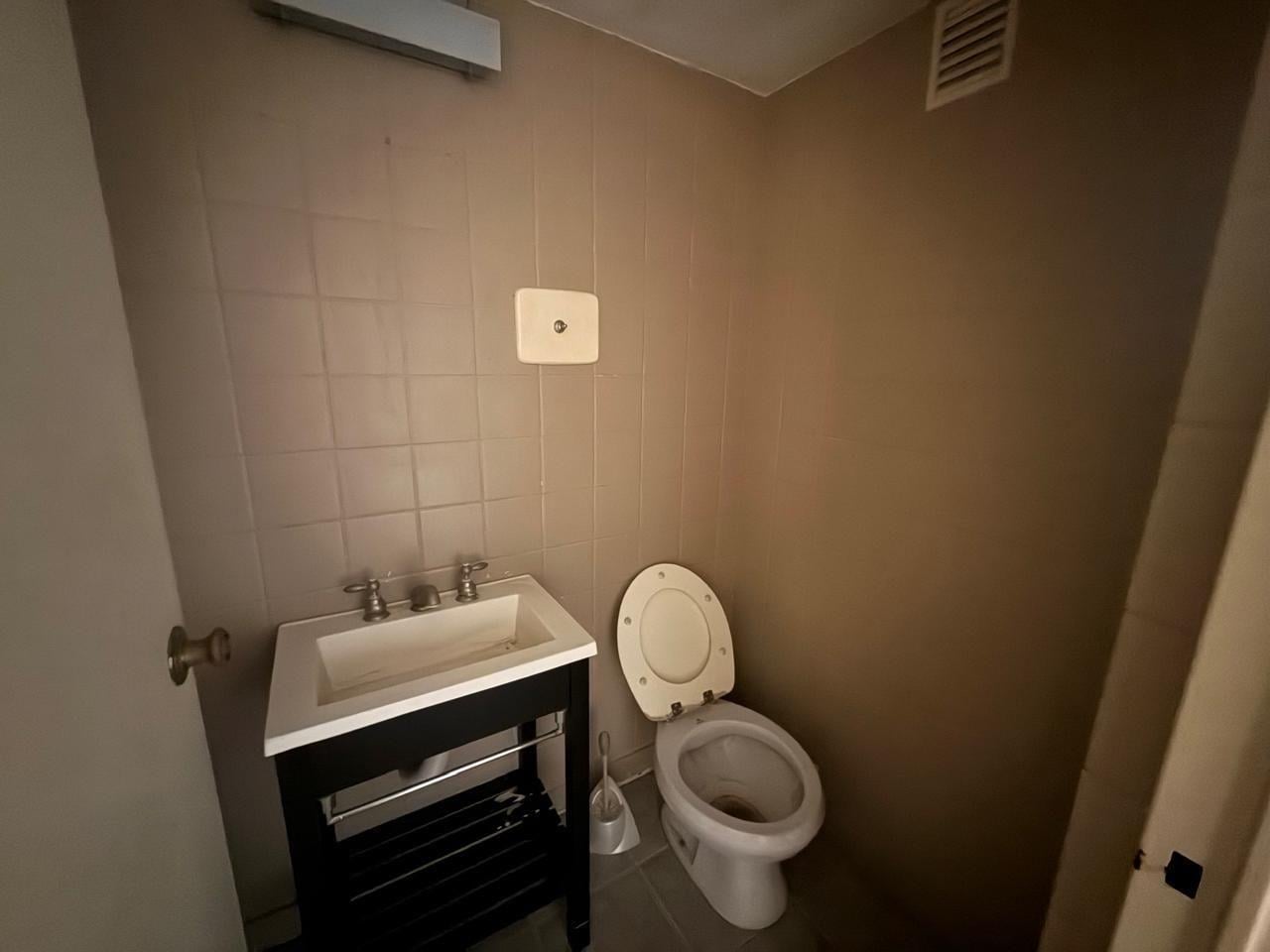 Foto de OPORTUNIDAD DE INVERSIÓN - OFICINA EN VENTA SOBRE FLORIDA, imagen 3