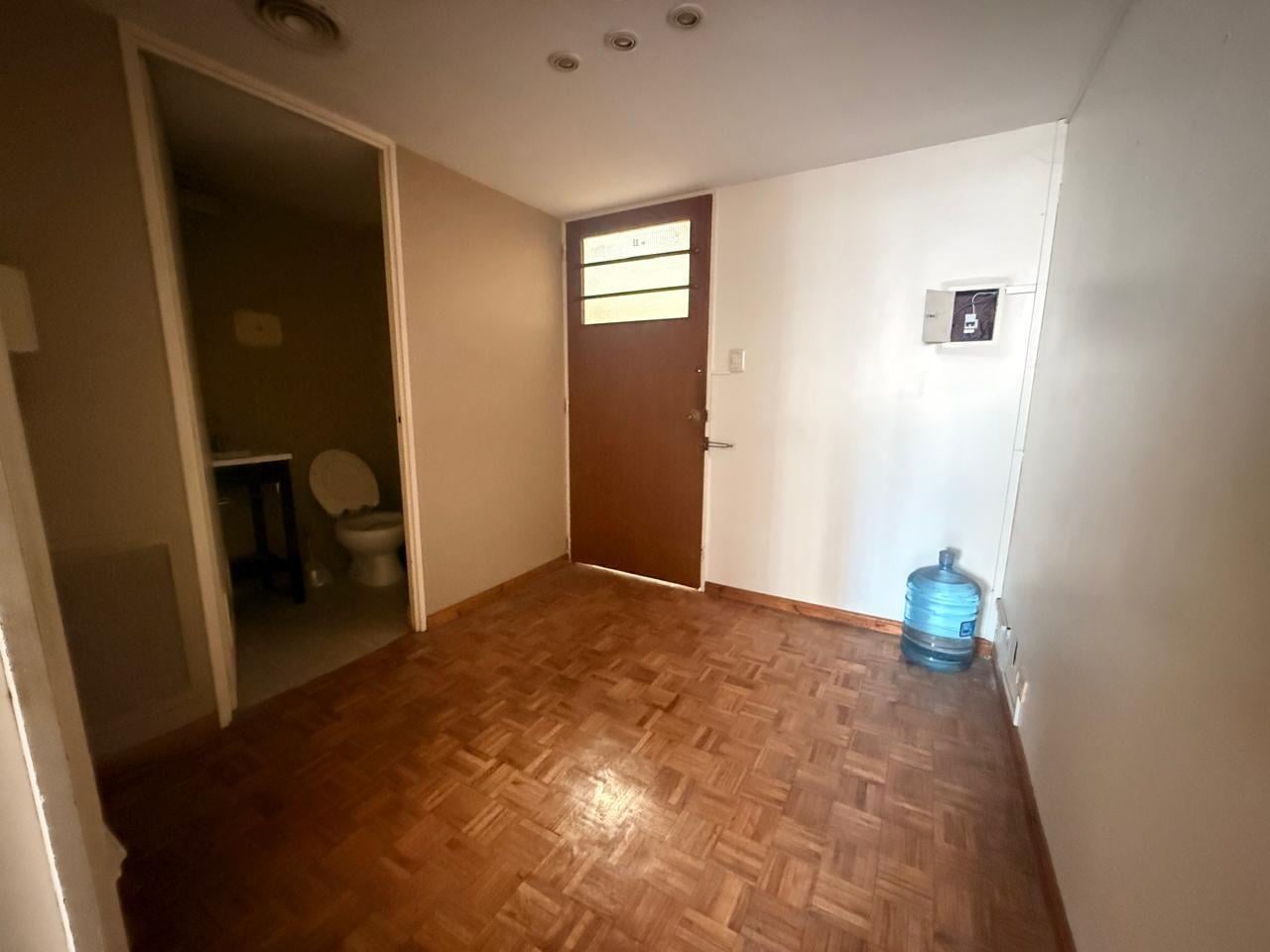 Foto de OPORTUNIDAD DE INVERSIÓN - OFICINA EN VENTA SOBRE FLORIDA, imagen 5