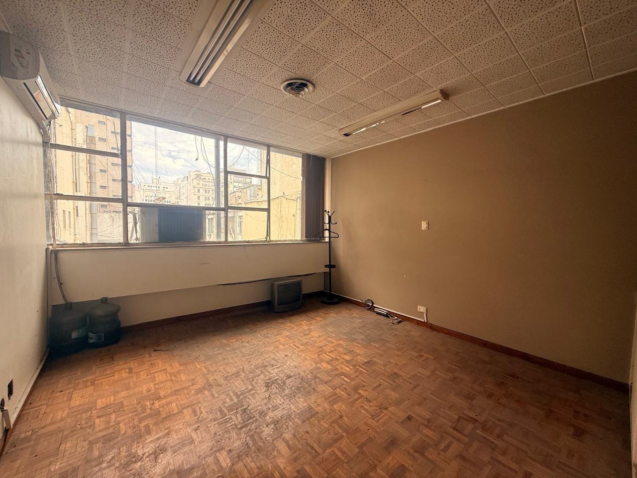 Foto de OPORTUNIDAD DE INVERSIÓN - OFICINA EN VENTA SOBRE FLORIDA, imagen 1