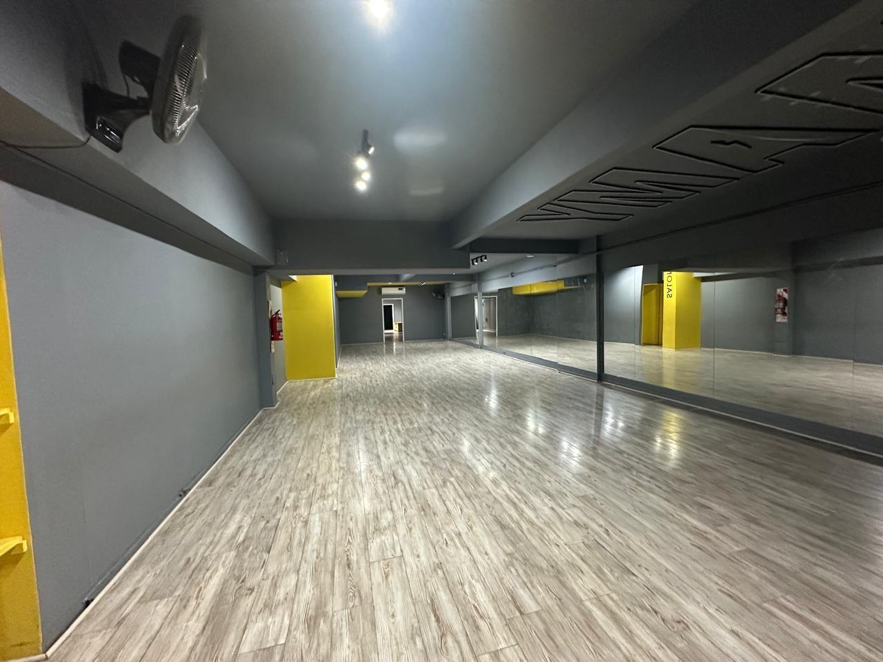 Foto de LOCAL COMERCIAL 361m2 - CON 6 COCHERAS, imagen 5