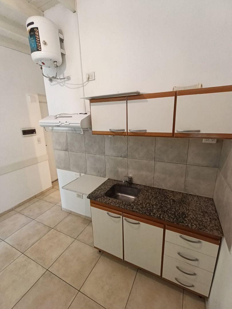 Foto de ALQUILER DE DEPARTAMENTO MONOAMBIENTE DIVIDIDO CON VENTANAL A LA CALLE, imagen 5