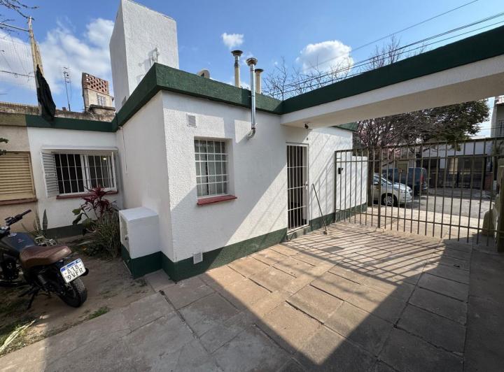 Alquiler departamento de dos dormitorios con patio Barrio Alto Alberdi 5