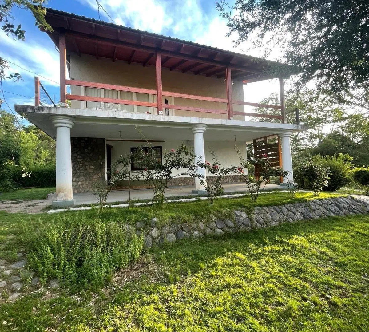 CONJUNTO DE PROPIEDADES EN COLONIA HOGAR - 3 viviendas ! 3