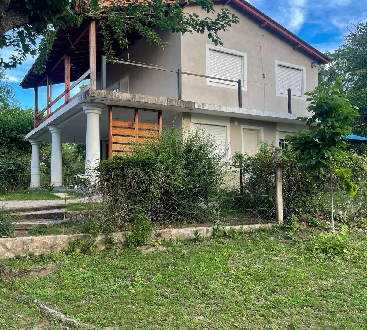 CONJUNTO DE PROPIEDADES EN COLONIA HOGAR - 3 viviendas ! 4