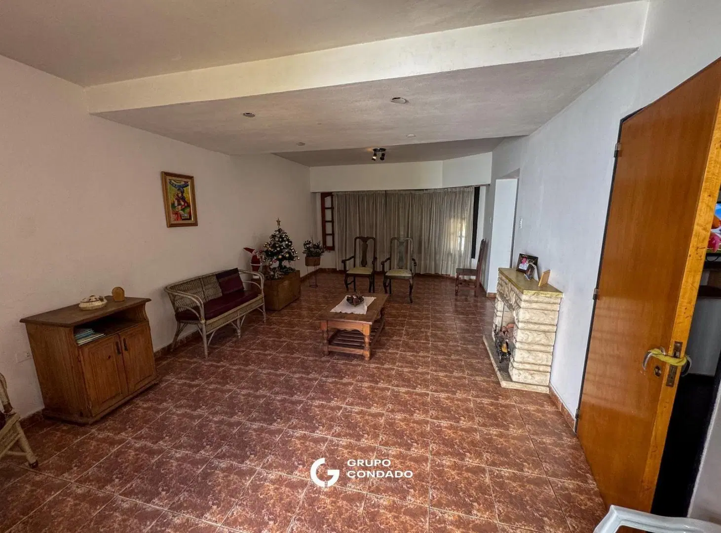 VENDO EXCELENTE CASA EN BARRIO URCA 2