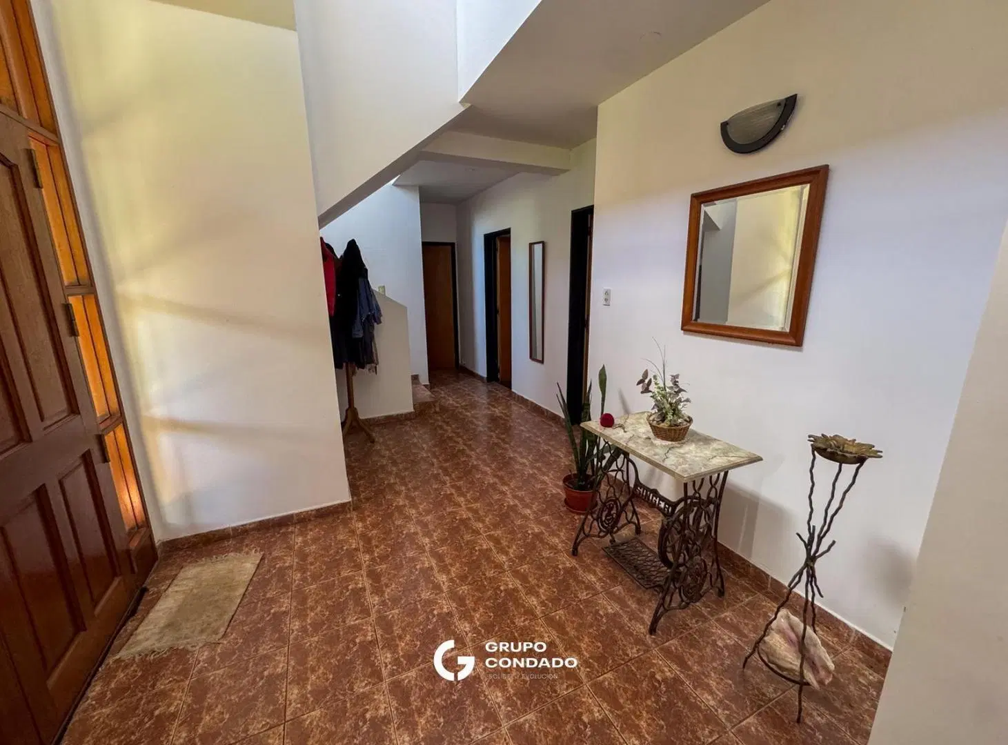 VENDO EXCELENTE CASA EN BARRIO URCA 3
