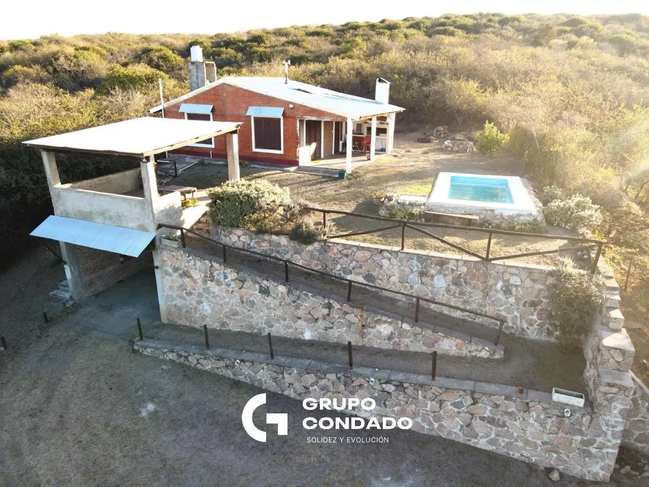 Casa en venta! APTA CREDITO! Ubicada en Las Vertientes de La Granja! 3