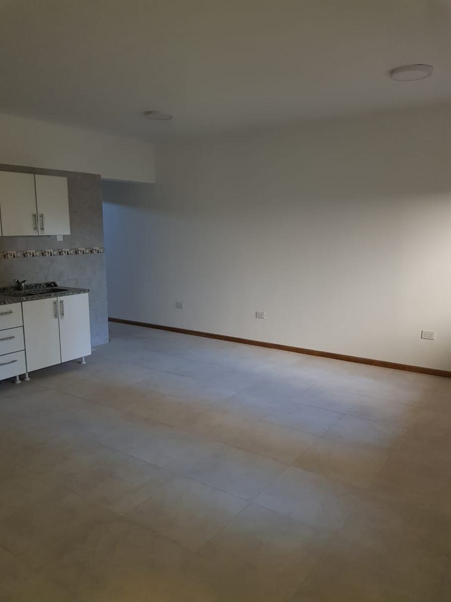 Departamento en venta por Avellaneda 2 ambientes