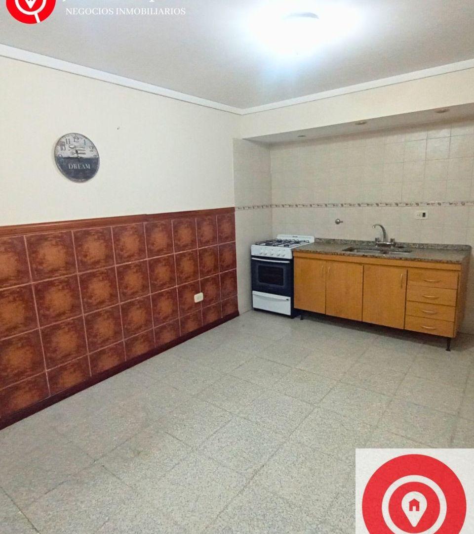 Foto de Casa en venta c/ cochera en Lanús Oeste, imagen 3